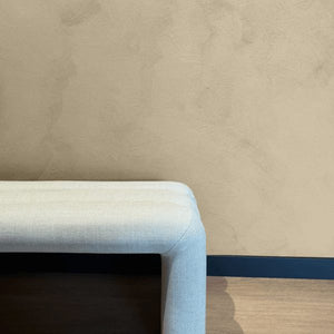 Korqpaint Ecru op de muur