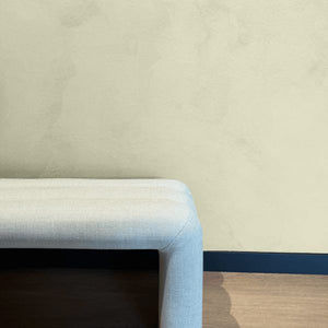 Korqpaint Mustard op de muur